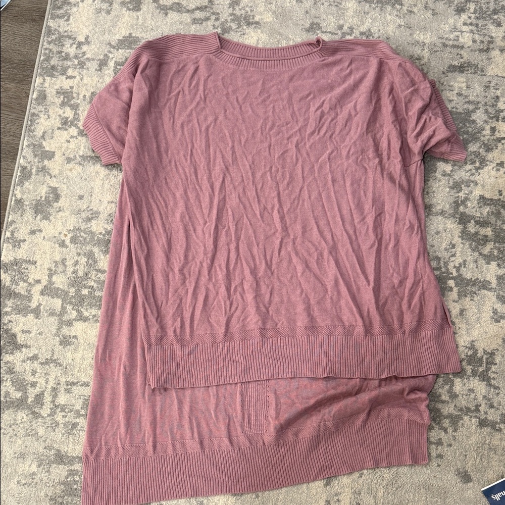 lululemon athletica Mauve Short Sleeve Top